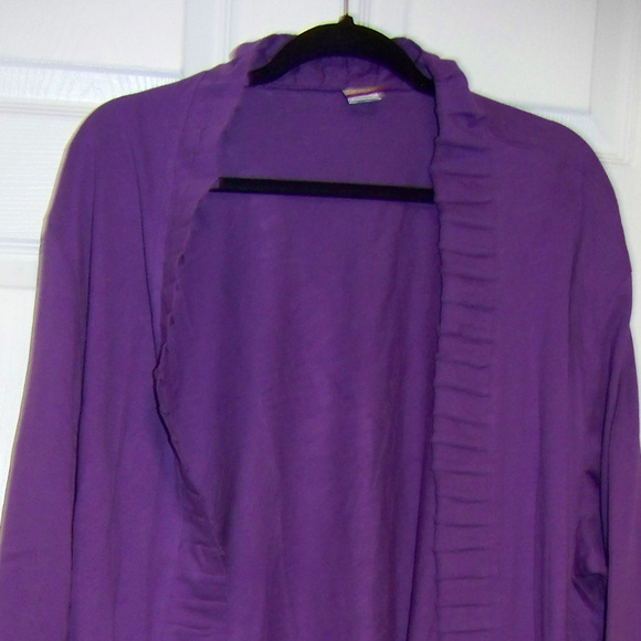 !!! 3 for $25 Tudor Court Wrap - Picture 2 of 2